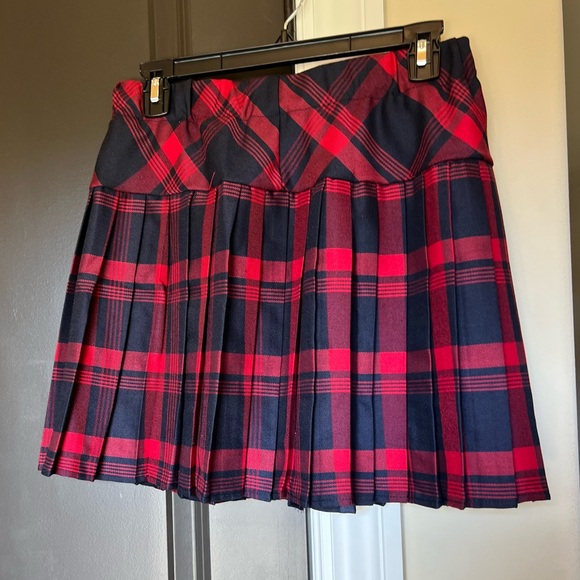 ❤️💙 NWT Plaid Pleated Tartan Skirt Medium - Picture 2 of 7